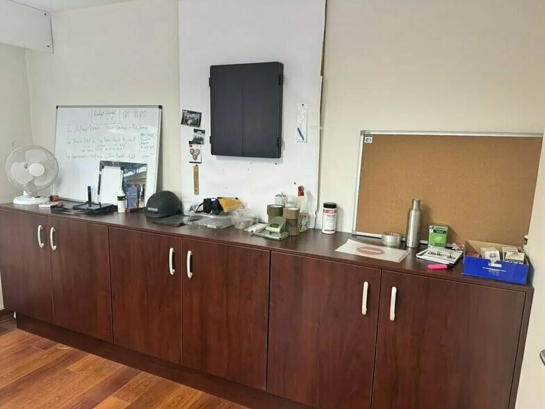 Office in Lyon for sale - Interior Photo - Image 2 of 9