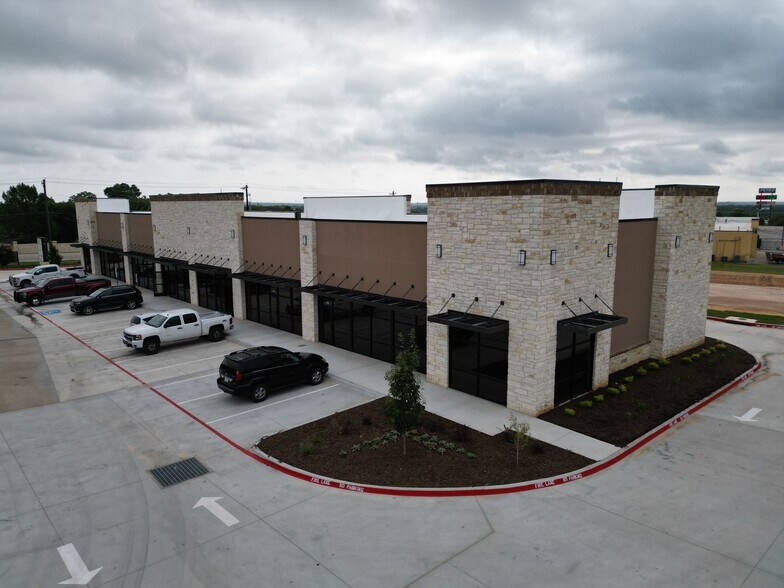 1800 Santa Fe Dr, Weatherford, TX à louer - Photo du bâtiment - Image 3 de 7