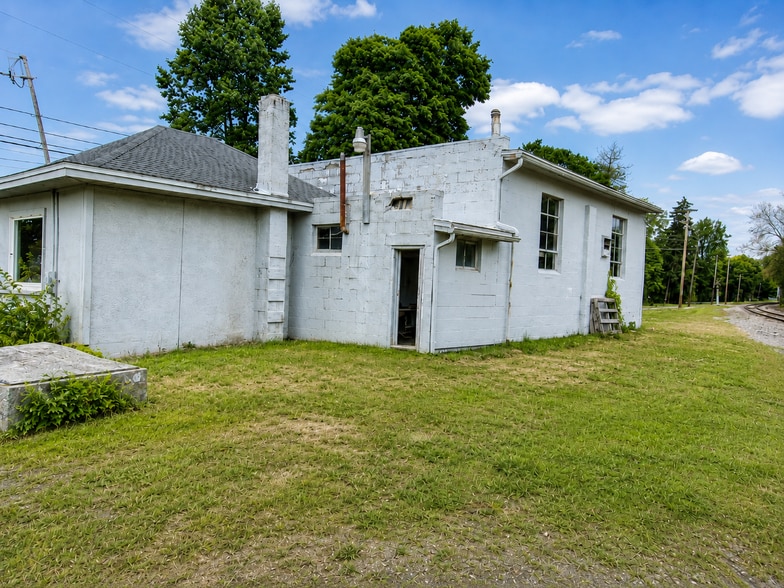 406 N Main St, Utica, OH à vendre - Photo du bâtiment - Image 3 de 3