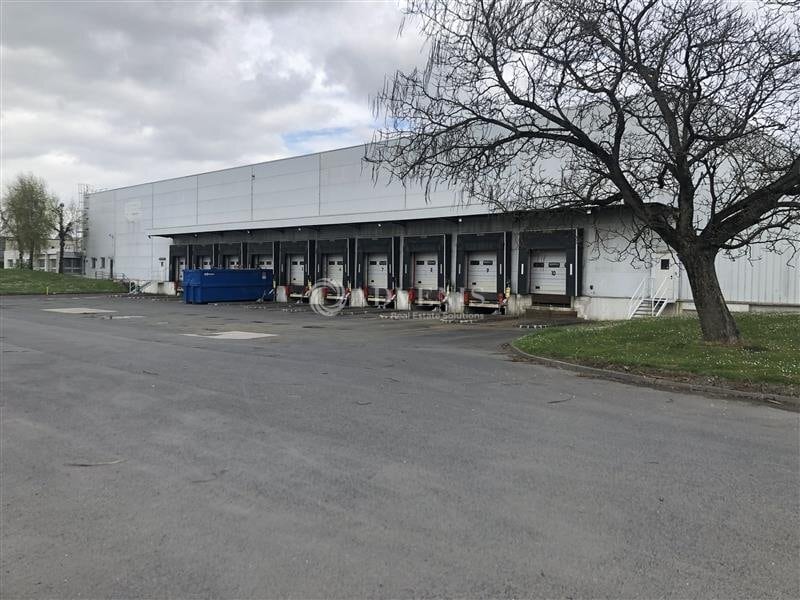 Industrial in Tremblay-en-France for lease Building Photo- Image 1 of 8