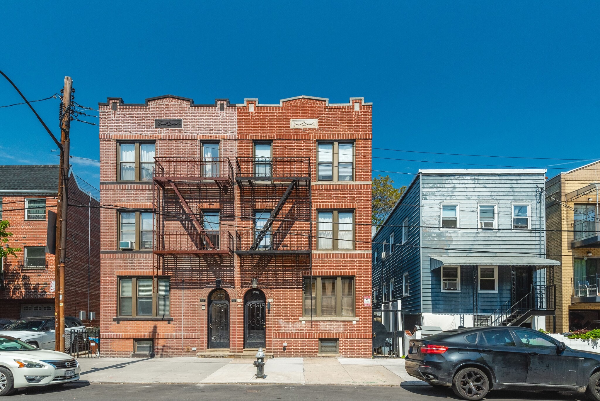 3432 33rd St, Astoria, NY à vendre Photo du bâtiment- Image 1 de 13
