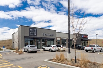 11877 Sarcee Trail NW, Calgary, AB for lease Building Photo- Image 1 of 4