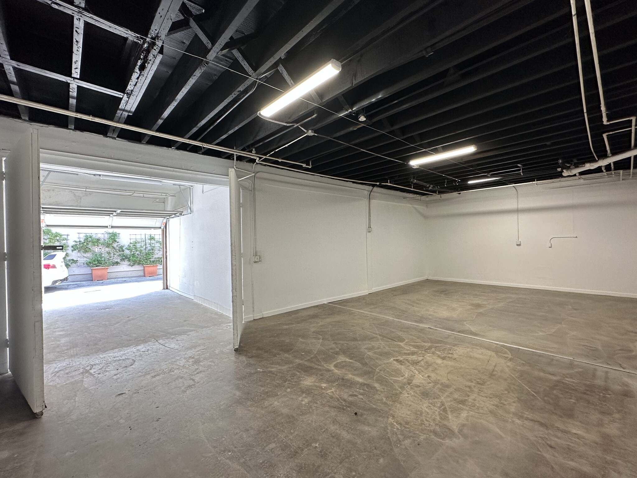 827-833 E 4th St, Long Beach, CA for lease Interior Photo- Image 1 of 17