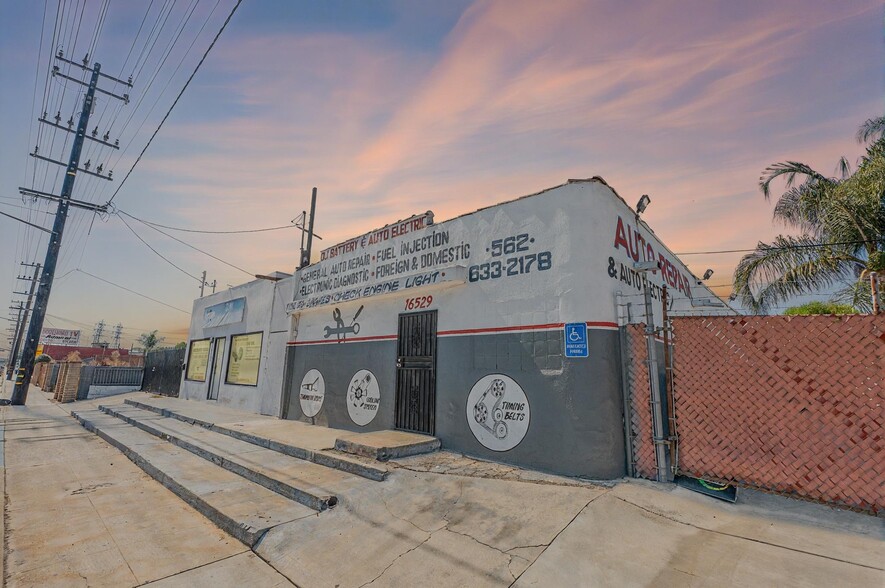 16529 Lakewood Blvd, Bellflower, CA à vendre - Photo du bâtiment - Image 3 de 73