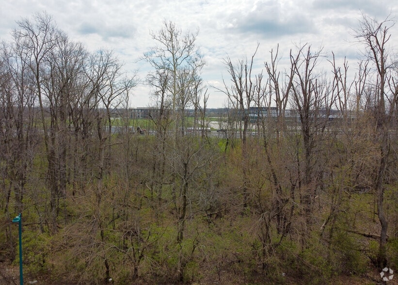 10442 Crosspoint Blvd, Fishers, IN à vendre - Photo du bâtiment - Image 2 de 3