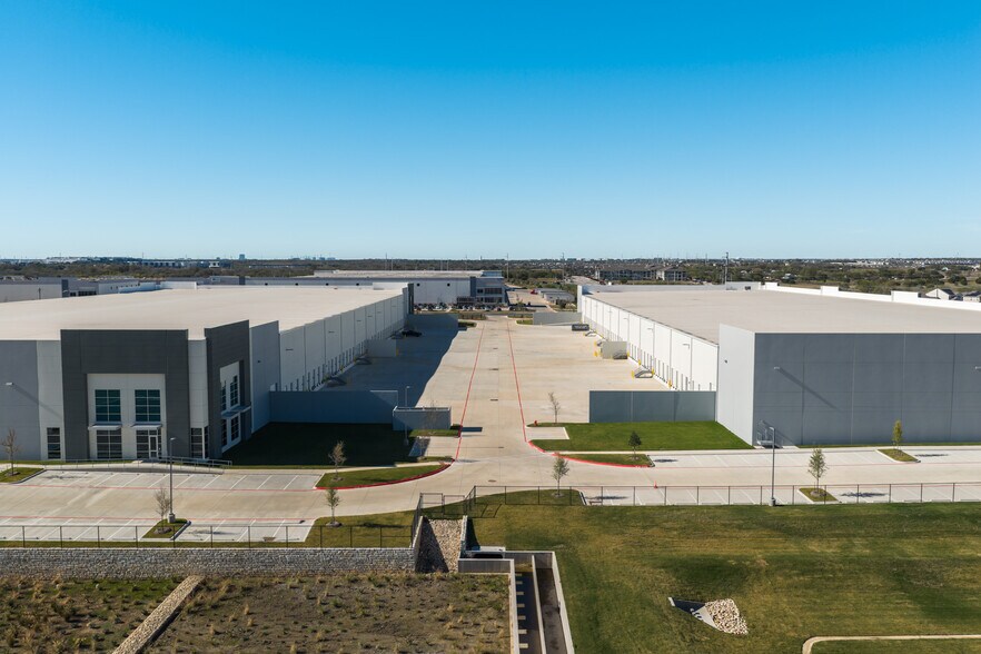 12821 Titanium St, Manor, TX à louer - Photo du bâtiment - Image 2 de 20