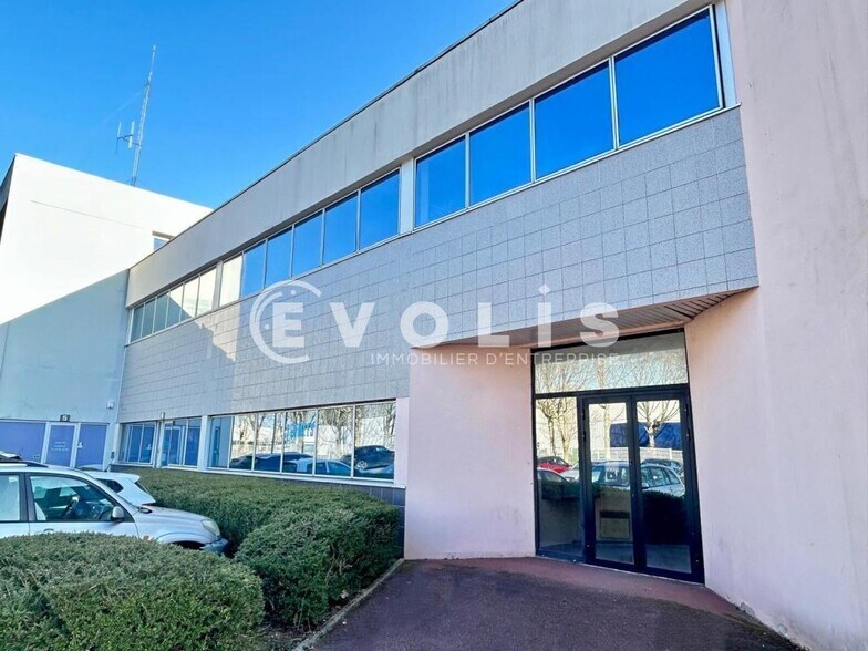 Office in Grigny for sale - Building Photo - Image 1 of 6
