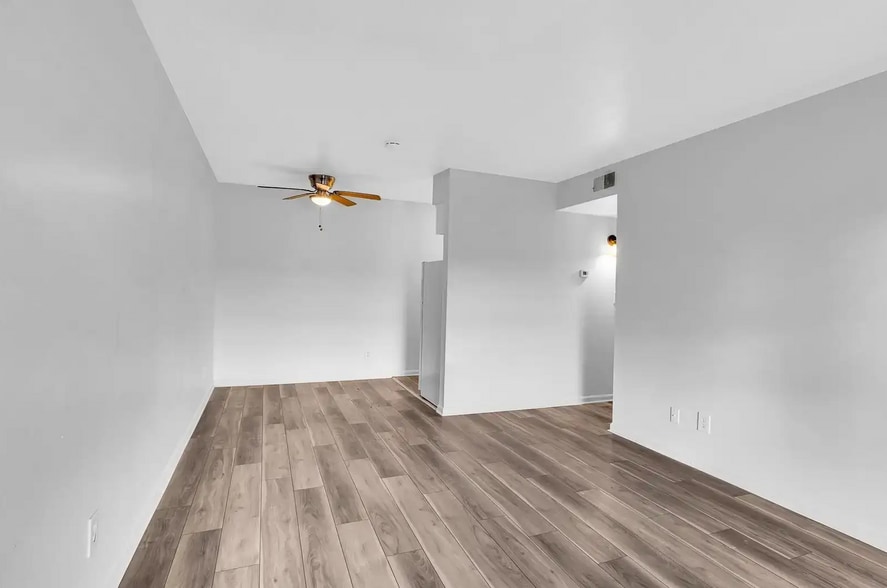 7602-7604 Garrison Rd, Louisville, KY for sale - Interior Photo - Image 3 of 4