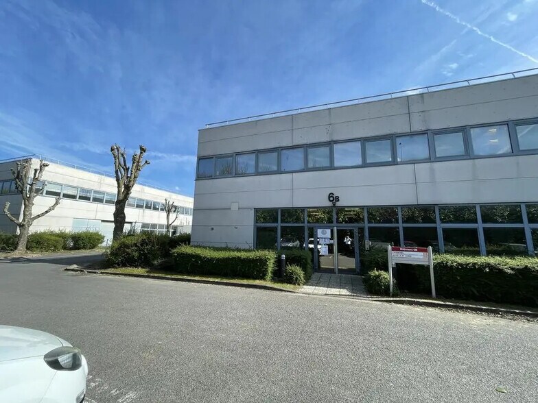 Flex dans Roissy-en-France à louer - Photo du bâtiment - Image 2 de 6