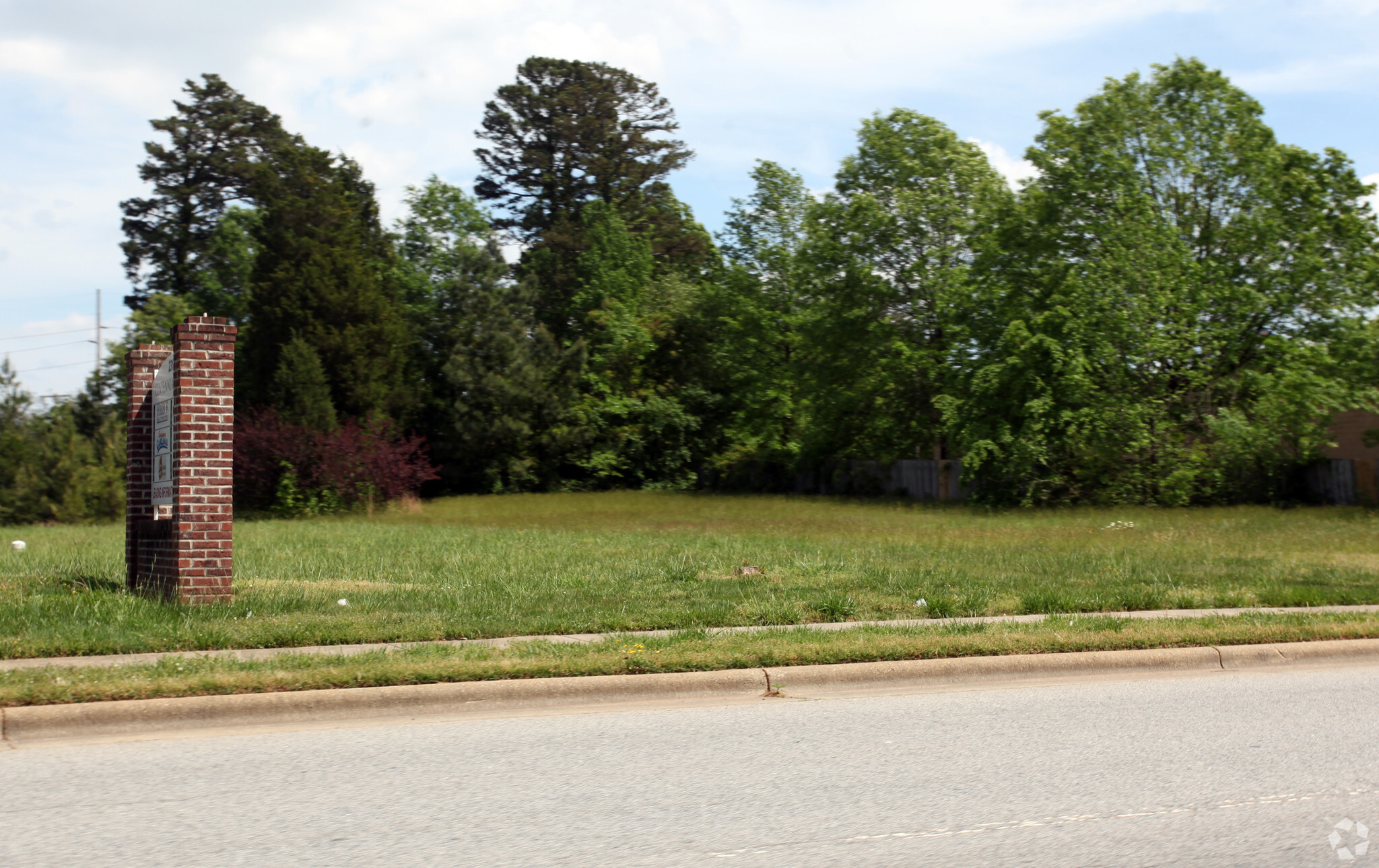 2304 N Centennial St, High Point, NC for sale Primary Photo- Image 1 of 1