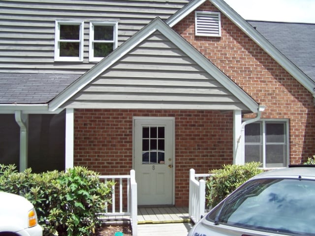 1064 Meadowview Dr, Boone, NC for lease - Building Photo - Image 2 of 3