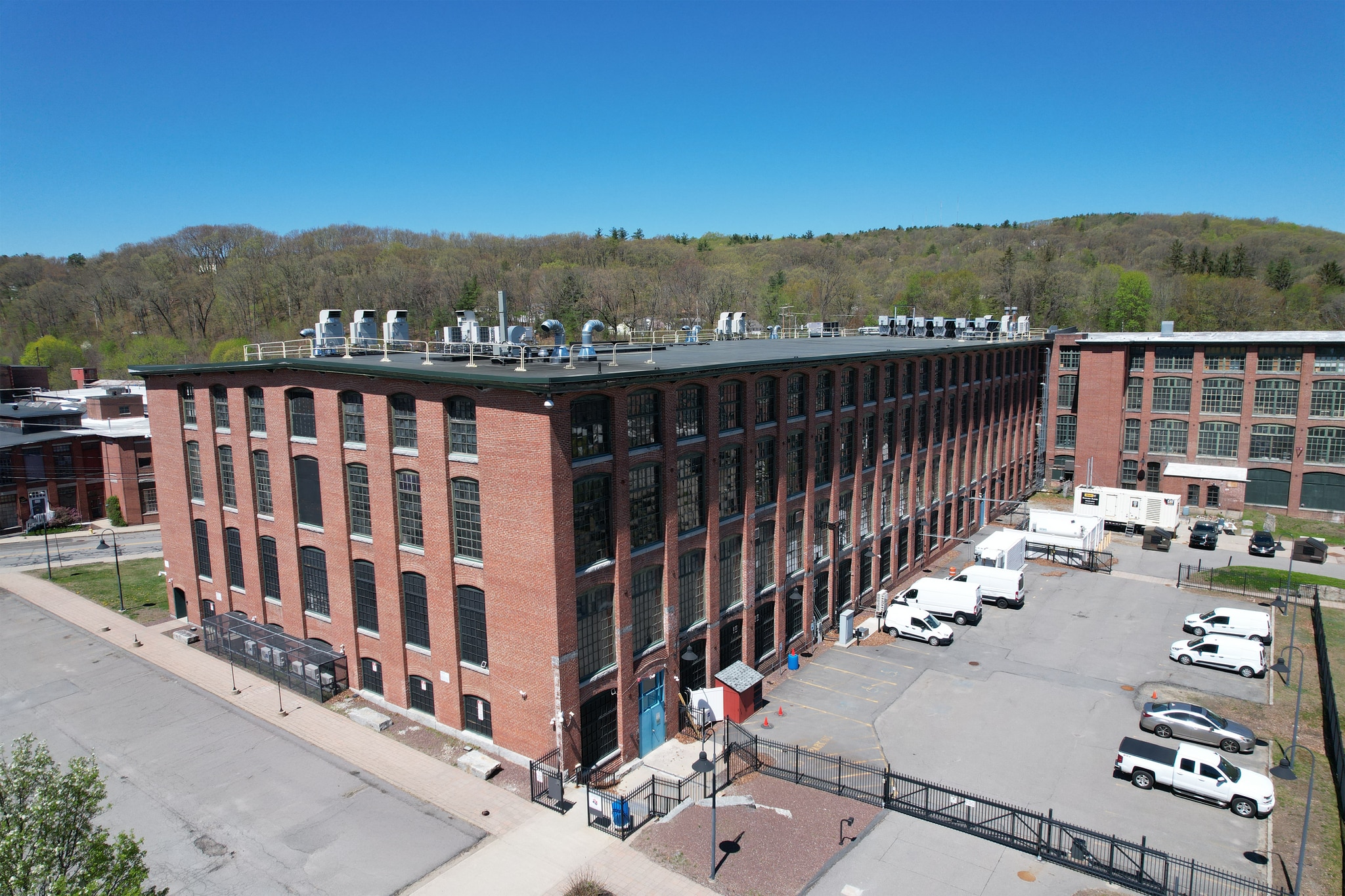 1 Oak Hill Rd, Fitchburg, MA for lease Building Photo- Image 1 of 15