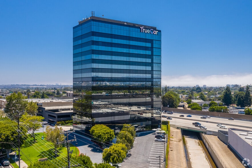 3415 S sepulveda Blvd, Los Angeles, CA for lease - Building Photo - Image 2 of 11