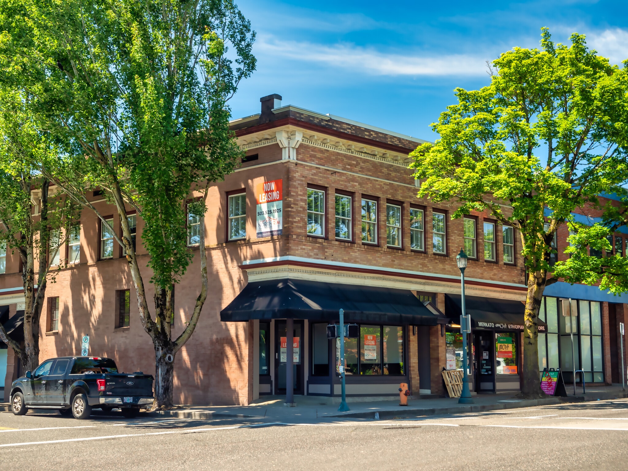 325-333 NE Russell St, Portland, OR for lease Primary Photo- Image 1 of 7
