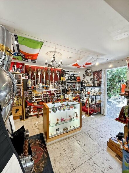 Retail in Le Castellet for lease - Interior Photo - Image 3 of 6