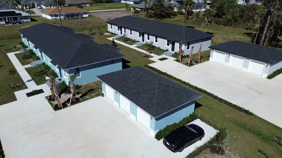 246 Rotonda Blvd W, Rotonda West, FL à vendre - Vidéo sur l’inscription commerciale - Image 2 de 29