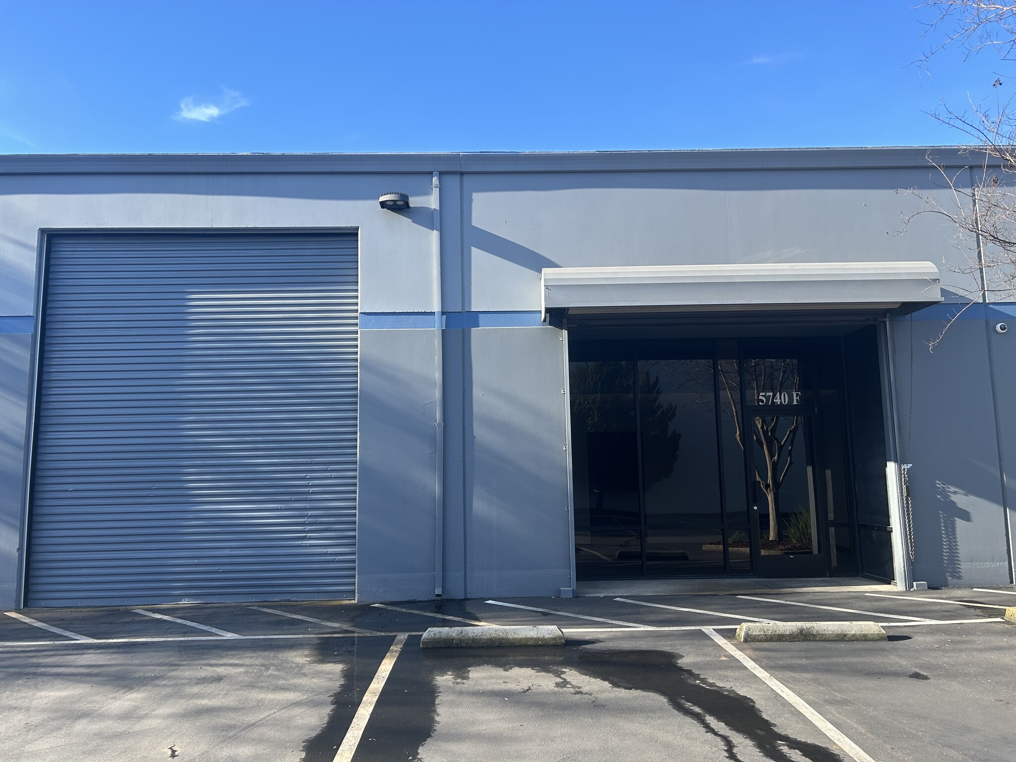 5720 Roseville Rd, Sacramento, CA for lease Building Photo- Image 1 of 13