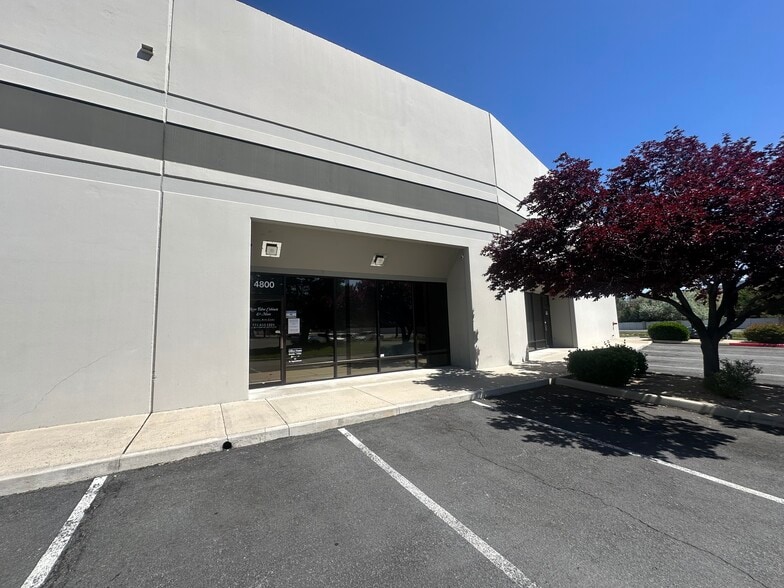 4788-4800 Longley Ln, Reno, NV à louer - Photo du bâtiment - Image 3 de 3