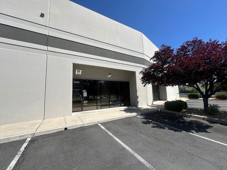 4788-4800 Longley Ln, Reno, NV à louer - Photo du bâtiment - Image 3 de 3