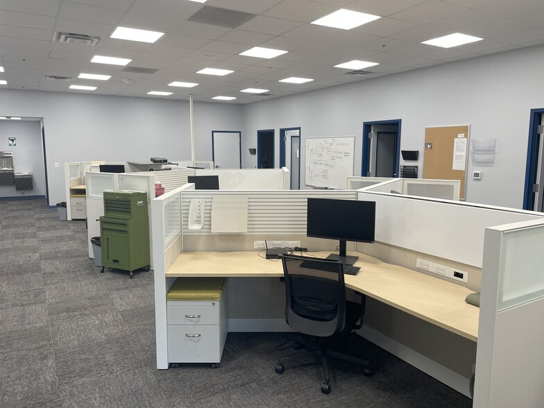 2337 115th Ave, Greeley, CO for sale - Interior Photo - Image 2 of 7