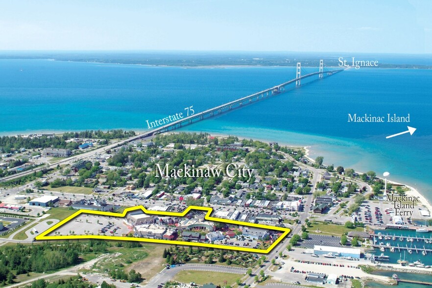 312 S Huron Ave, Mackinaw City, MI à vendre - Photo principale - Image 1 de 1