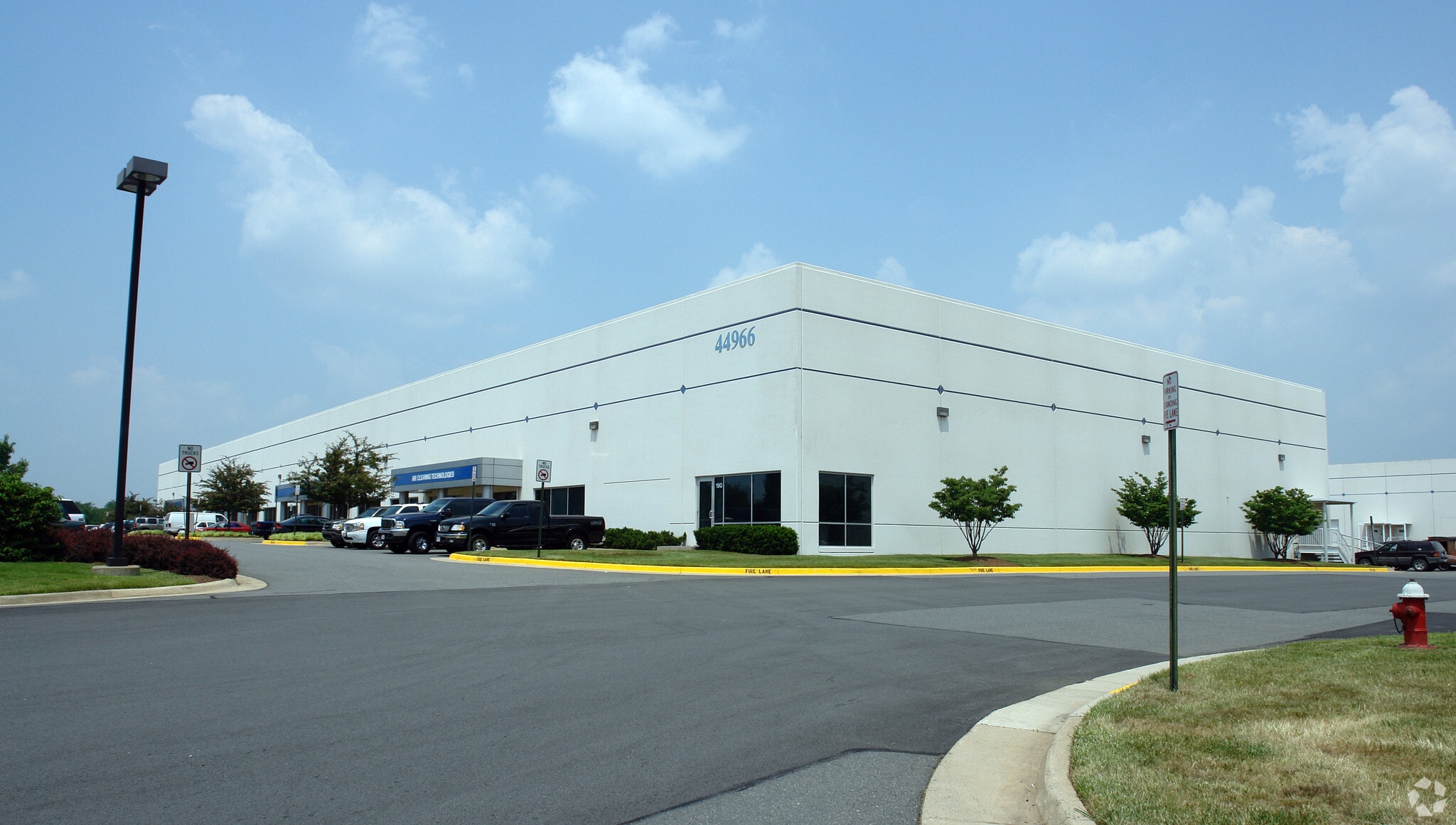 44966 Falcon Pl, Sterling, VA for lease Primary Photo- Image 1 of 5