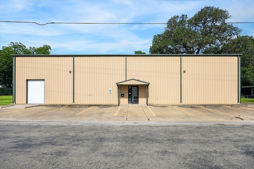 920 Front St, Columbus, TX à vendre - Photo du bâtiment - Image 3 de 30
