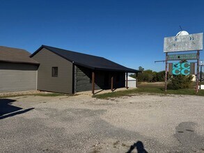 25805 Highway 17, Waynesville, MO à louer Photo du bâtiment- Image 2 de 7