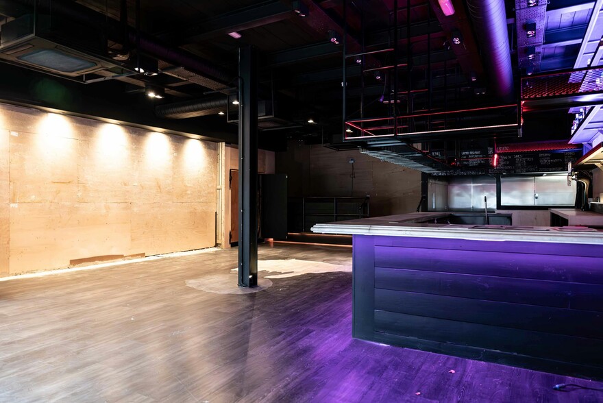 29-34 Chalk Farm Rd, London for lease - Interior Photo - Image 3 of 7