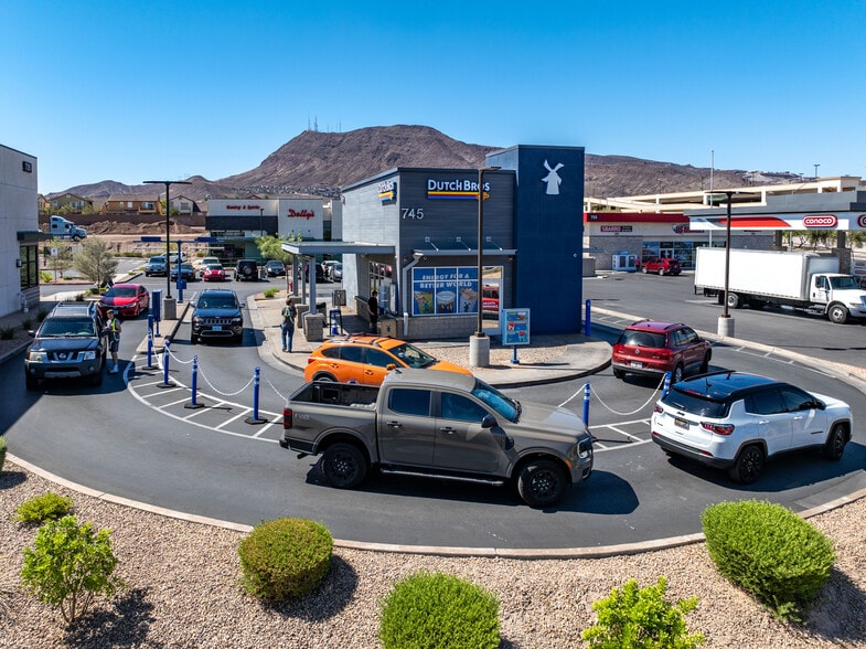 745 W Lake Mead Pky, Henderson, NV for sale - Building Photo - Image 1 of 7