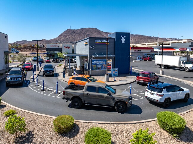 Plus de détails pour 745 W Lake Mead Pky, Henderson, NV - Commerce de détail à vendre