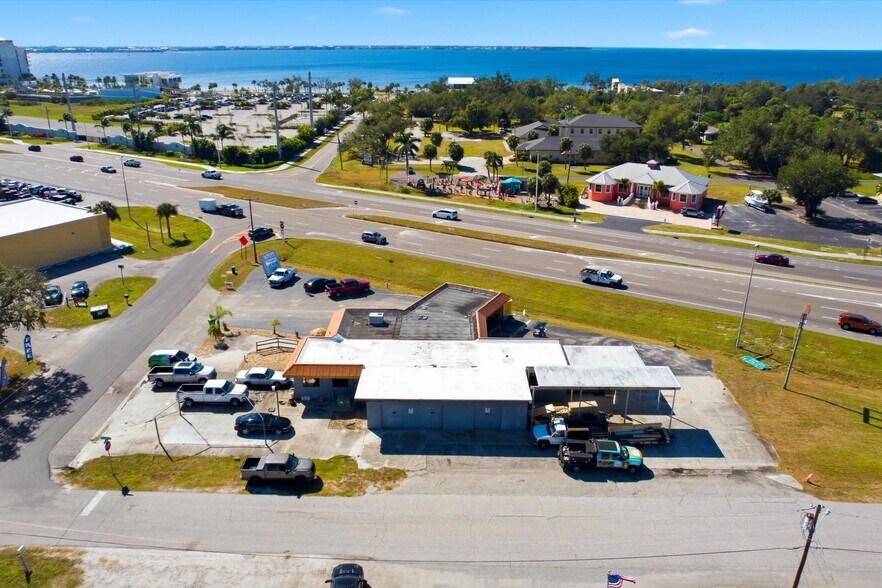 4732 Tamiami Trl, Port Charlotte, FL à vendre - Photo du bâtiment - Image 3 de 24