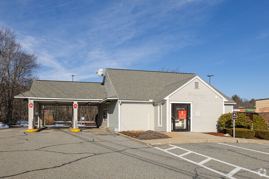 62 W Main St, Spencer, MA à louer - Photo du bâtiment - Image 2 de 2