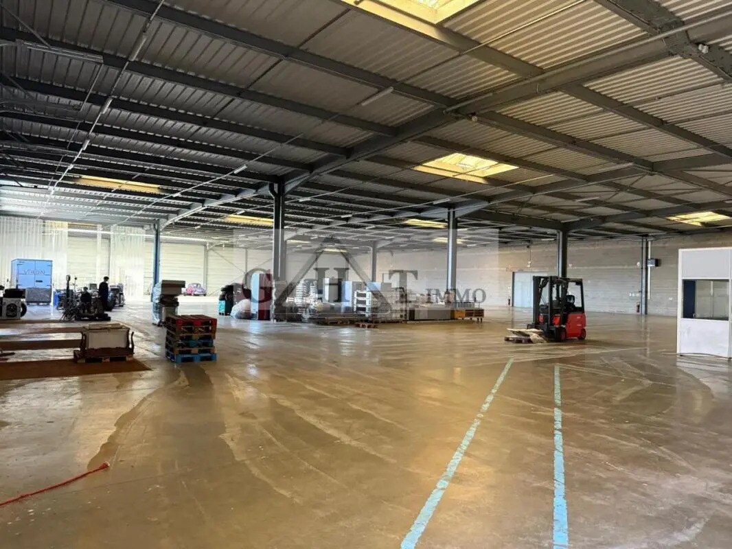 Industrial in Égly for lease Interior Photo- Image 1 of 7