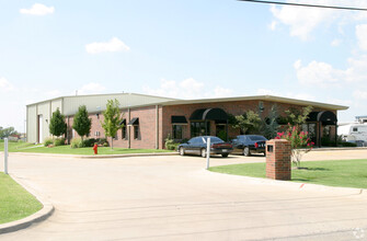 11825 S Portland Ave, Oklahoma City, OK for lease Building Photo- Image 2 of 2