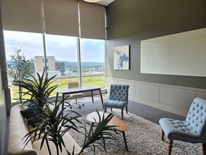 835 W Hamilton St, Allentown, PA for lease Interior Photo- Image 2 of 5