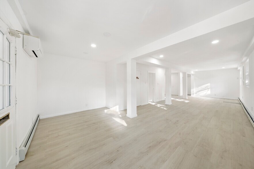 15009 89th St, Howard Beach, NY à louer - Photo du bâtiment - Image 3 de 10