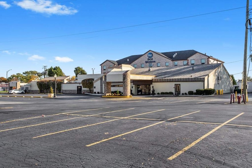 8200 S Cicero Ave, Burbank, IL for sale - Primary Photo - Image 1 of 10