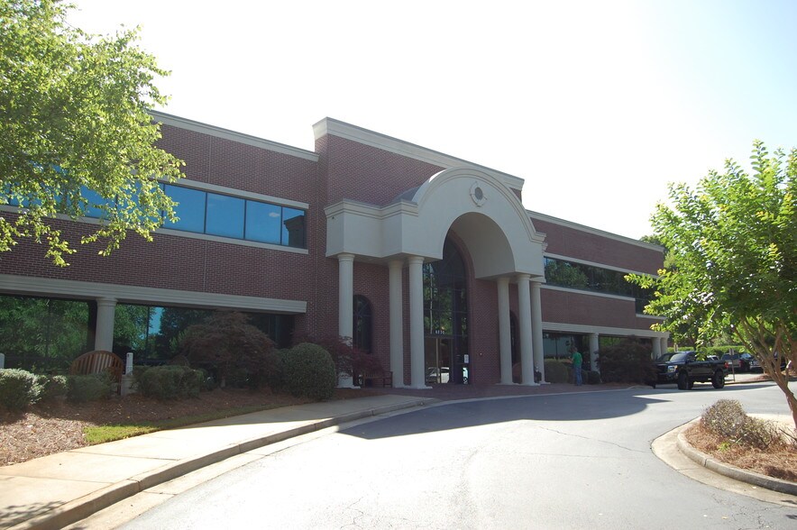 6230 Shiloh Rd, Alpharetta, GA à louer - Photo du bâtiment - Image 3 de 30