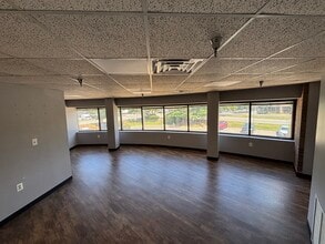 14101 Parke Long Ct, Chantilly, VA for lease Interior Photo- Image 2 of 7