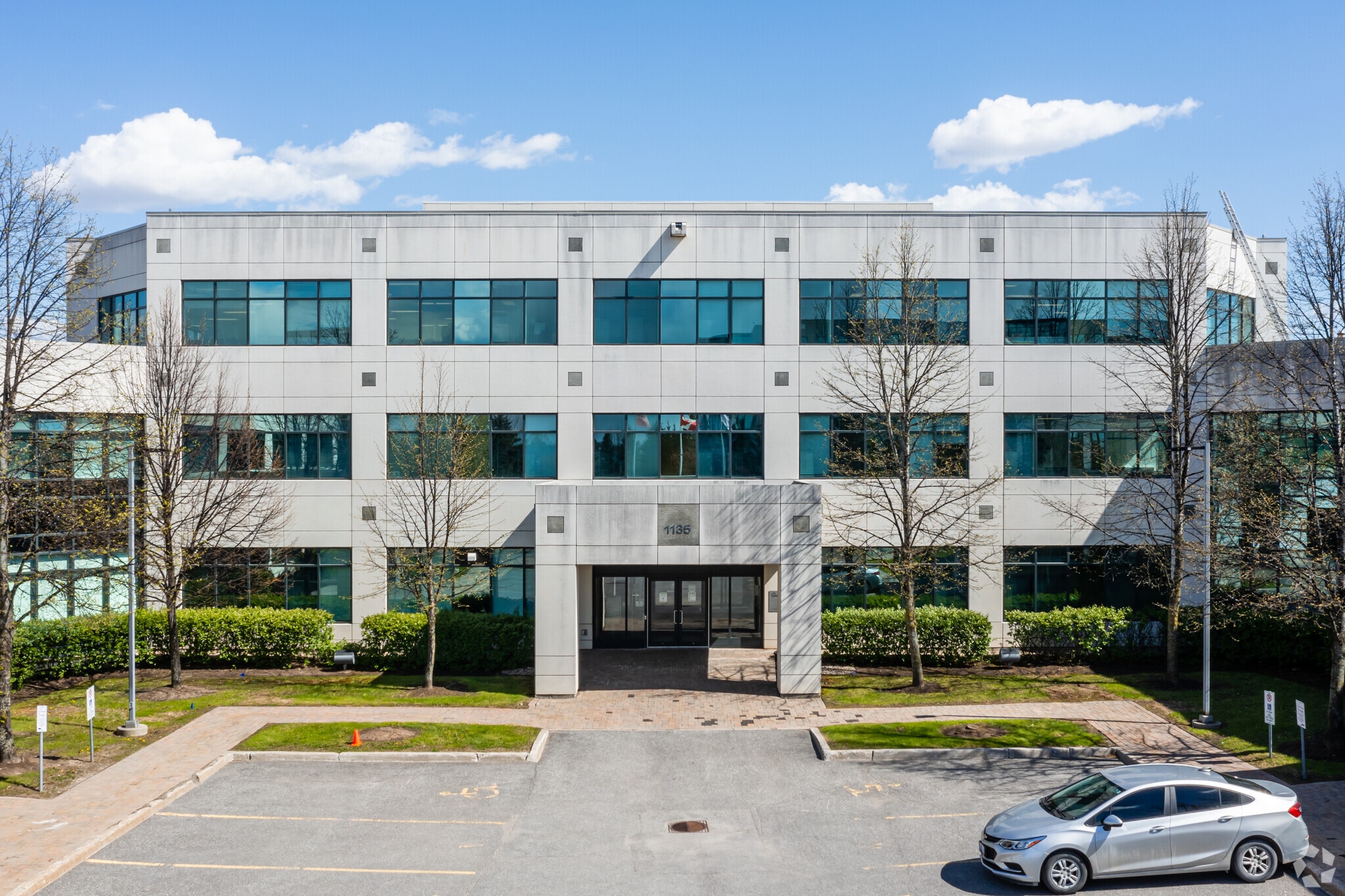 1135 Innovation Dr, Ottawa, ON for sale Primary Photo- Image 1 of 1