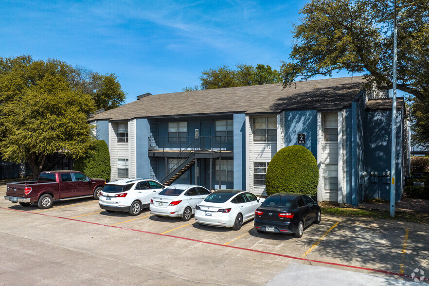 521 E Windsor Dr, Denton, TX à vendre - Photo principale - Image 1 de 1