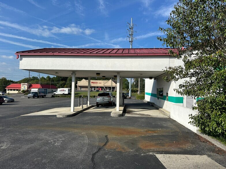 4000 SW Chapman Hwy, Knoxville, TN à louer - Photo du bâtiment - Image 3 de 7