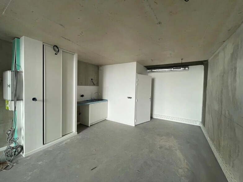 Flex dans Vitry-sur-Seine à louer - Photo du bâtiment - Image 2 de 4