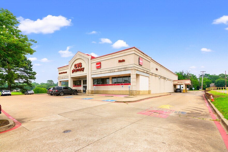 601 S Jefferson Ave, Mount Pleasant, TX à vendre - Photo du bâtiment - Image 2 de 7