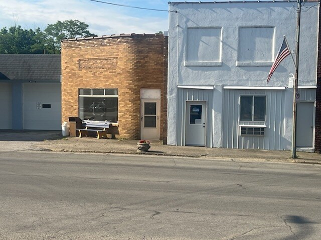 102 Main st, Hillsboro, IN for sale - Building Photo - Image 2 of 9