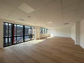Flex in Saint-Quentin-Fallavier for lease Interior Photo- Image 2 of 2