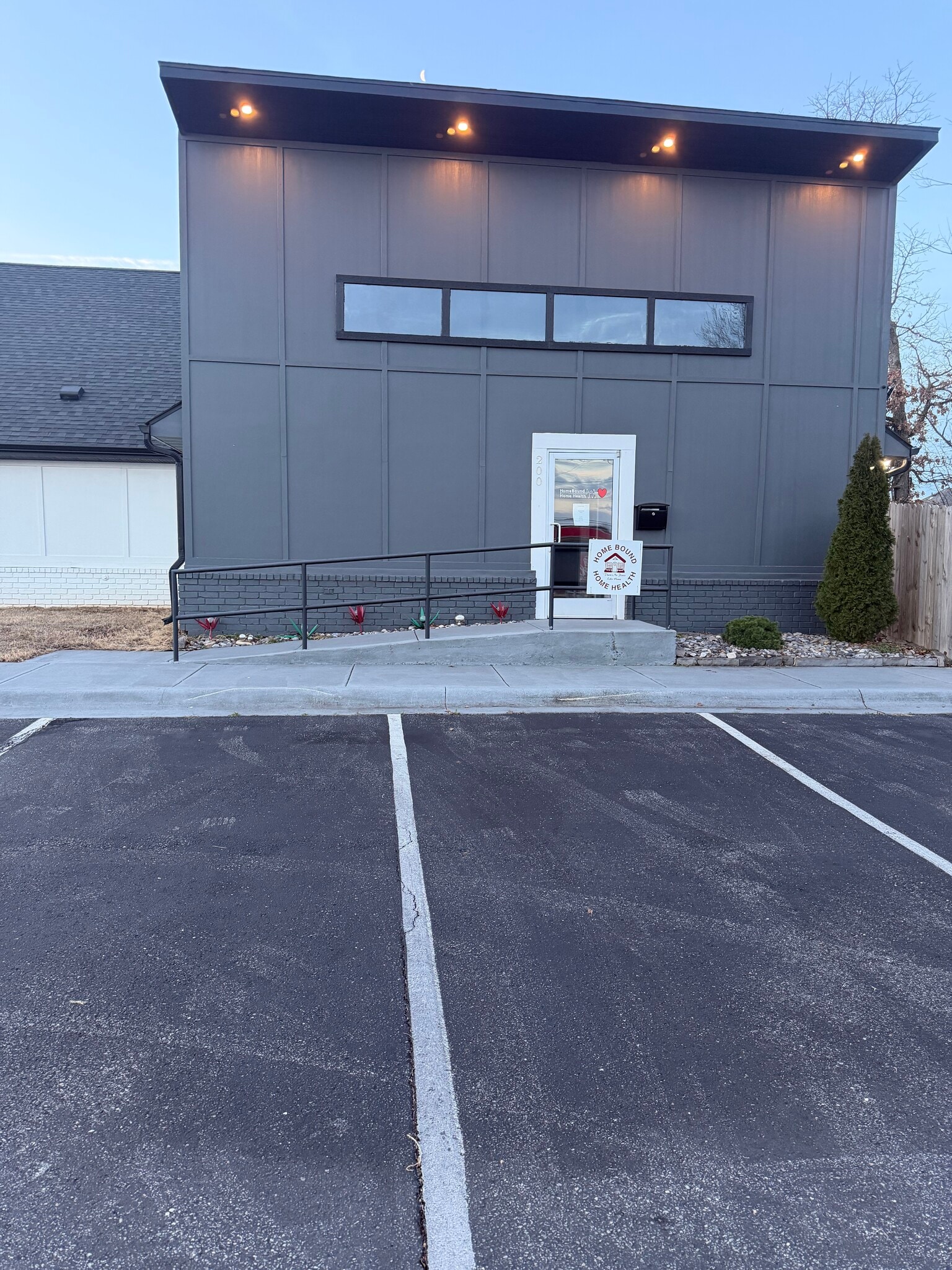 2060 Orchard St, Springdale, AR for lease Primary Photo- Image 1 of 6