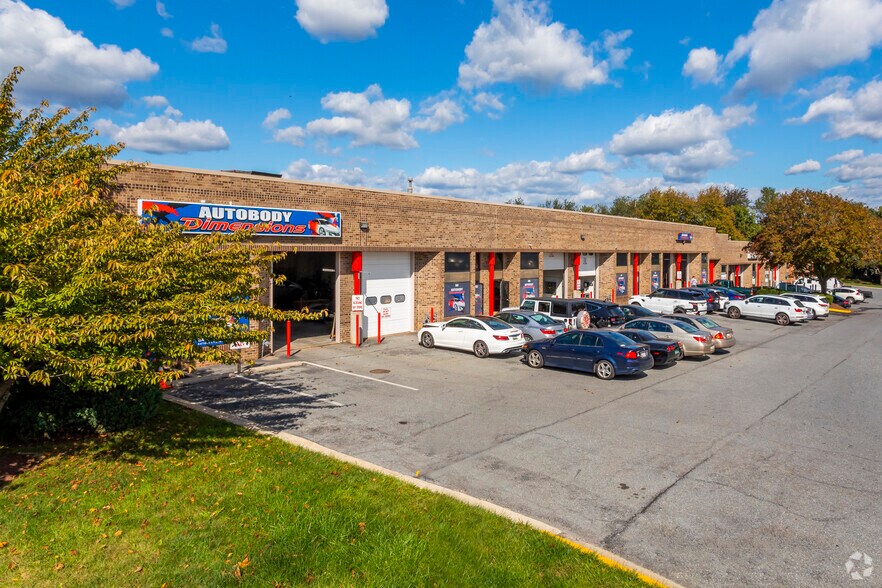 7537-7583 Rickenbacker Dr, Gaithersburg, MD à louer - Photo du bâtiment - Image 2 de 3