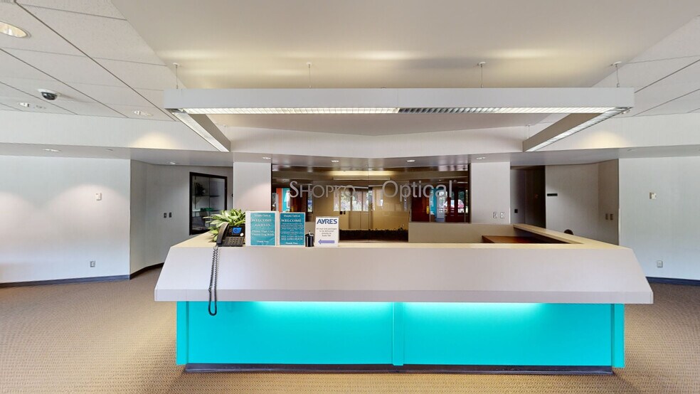 700 Pilgrim Way, Green Bay, WI à louer - Numérisation 3D de Matterport - Image 3 de 57